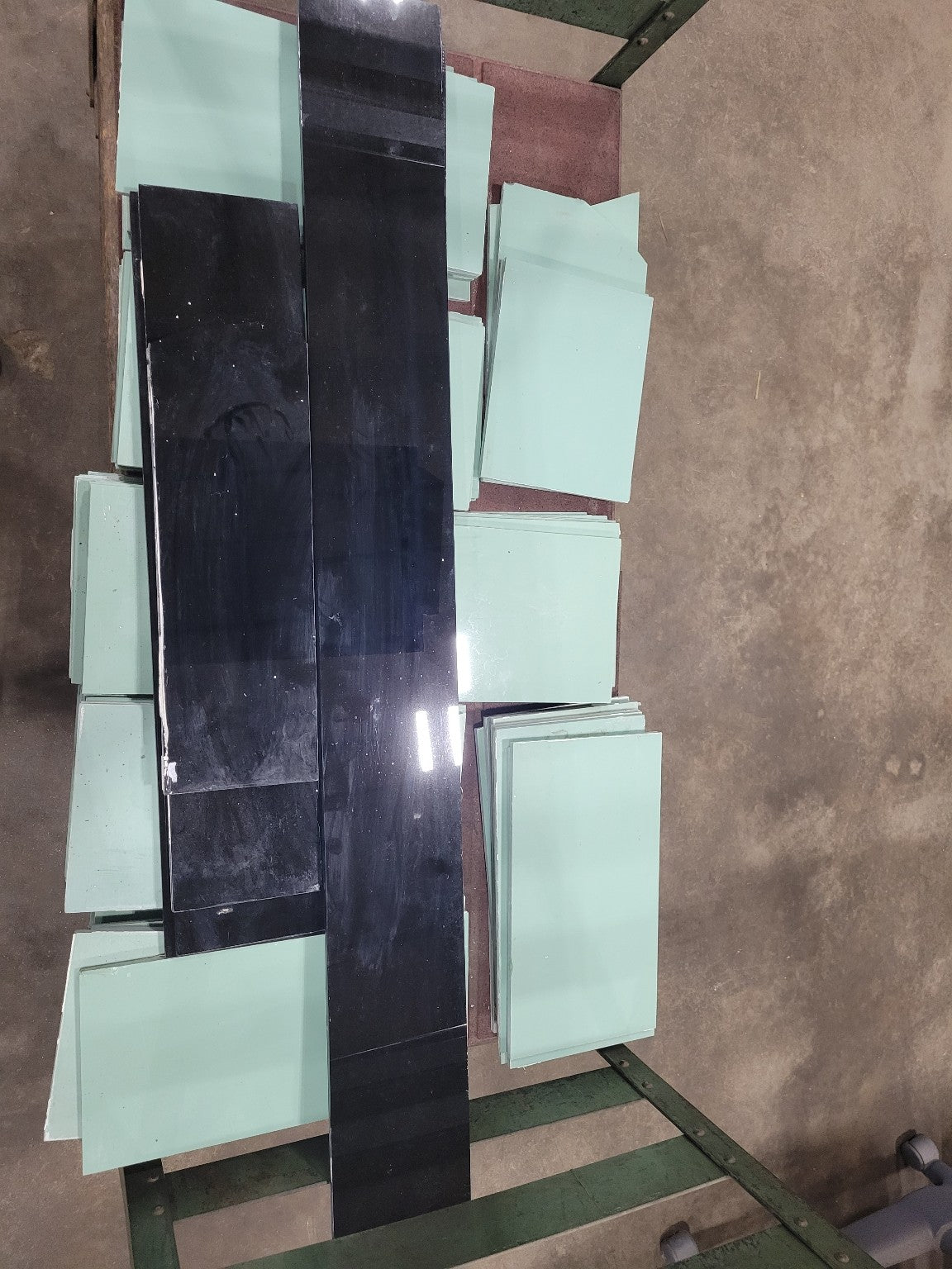 Vitrolite Jade and Black Reclaimed Glass Panels – 60.6 Sq Ft Lot