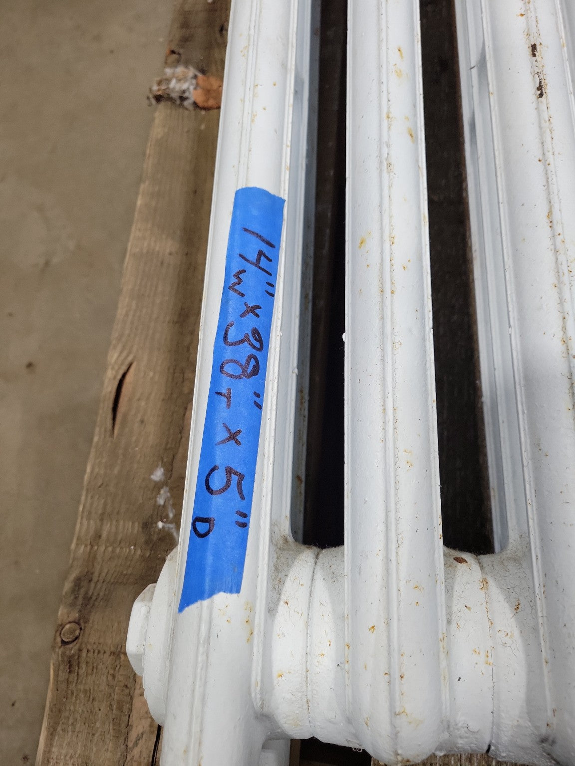 Antique Cast Iron Radiator – White Painted – 7-Section