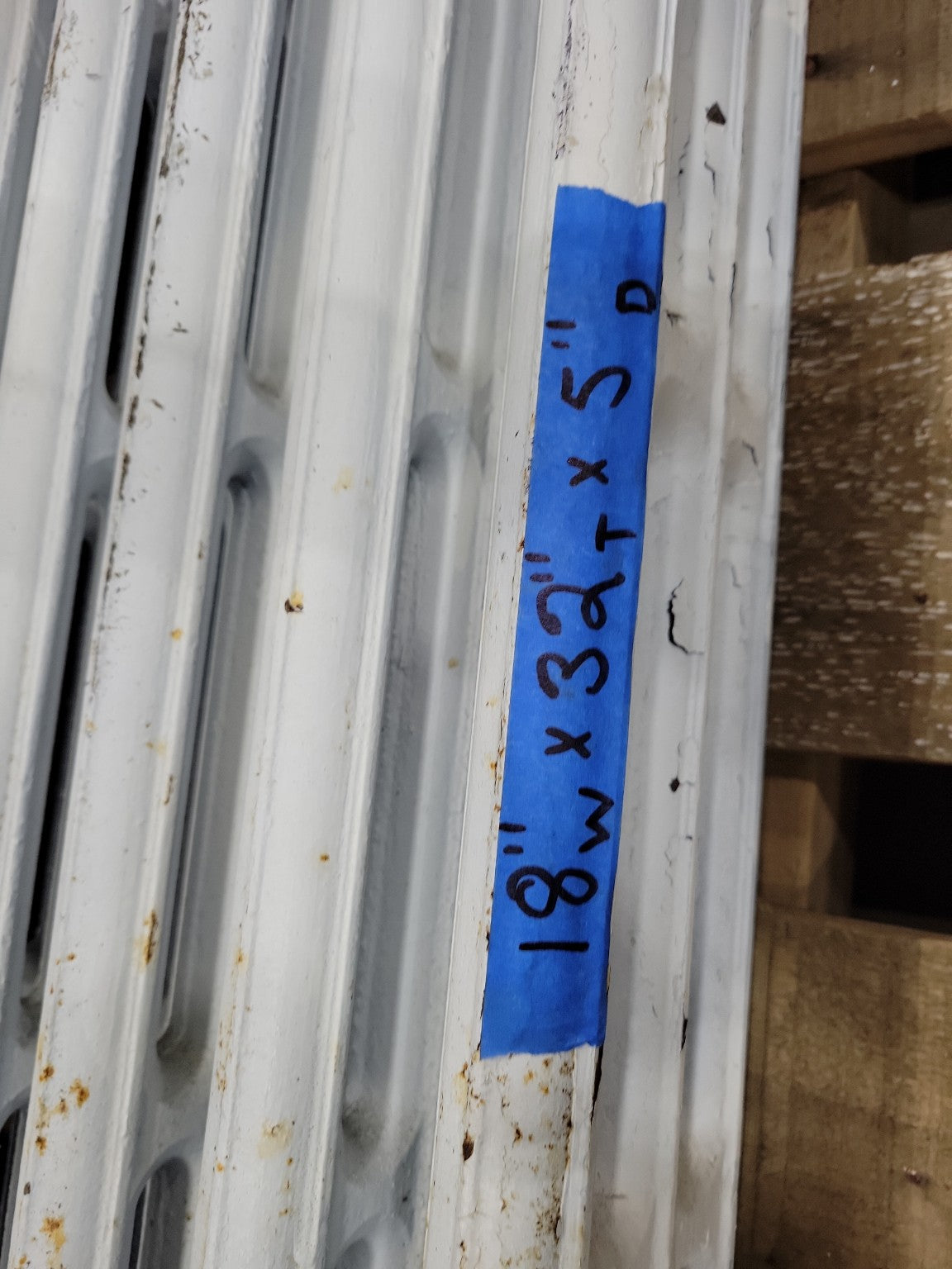 Antique Cast Iron Radiator – White Painted – 8-Section