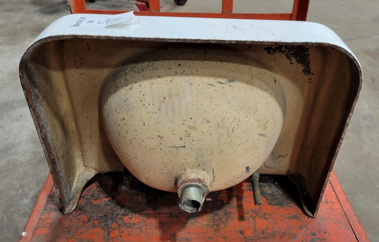 Antique Wall Mount Cast Iron Sink with Double Faucets