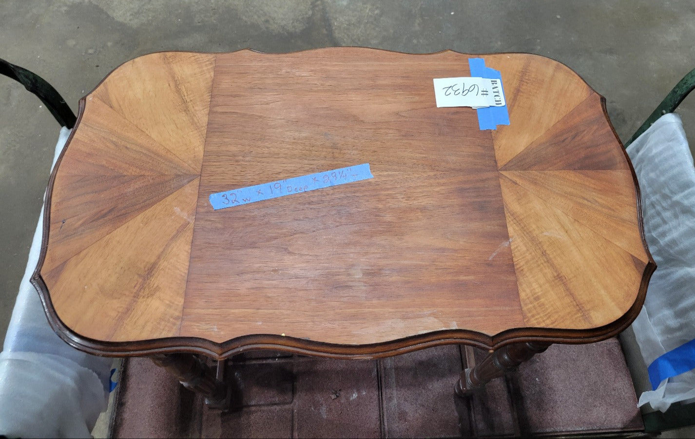 Antique Turned-Leg Walnut Accent Table – Scalloped Top