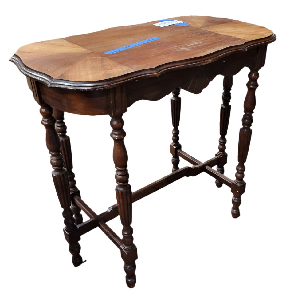 Antique Turned-Leg Walnut Accent Table – Scalloped Top