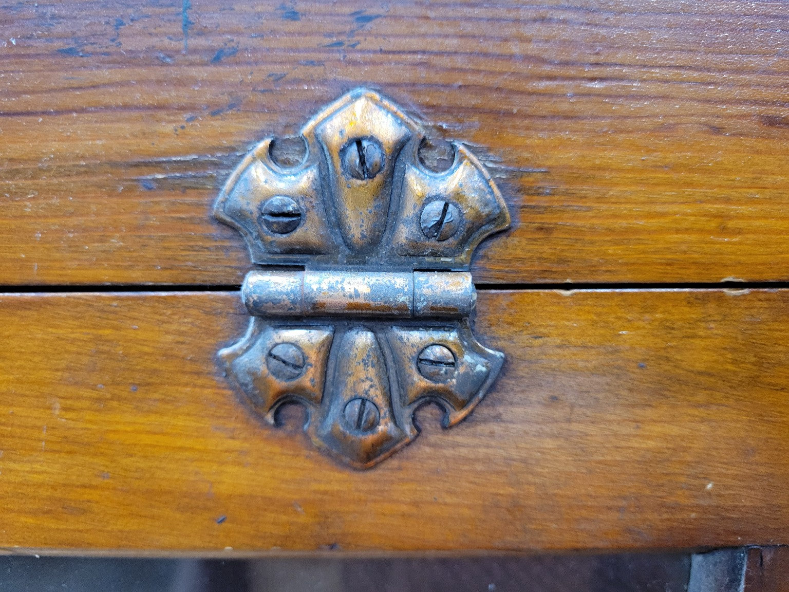 Antique Oak Glass-Front Wall Cabinet – Leaded Hinges & Glass Knobs