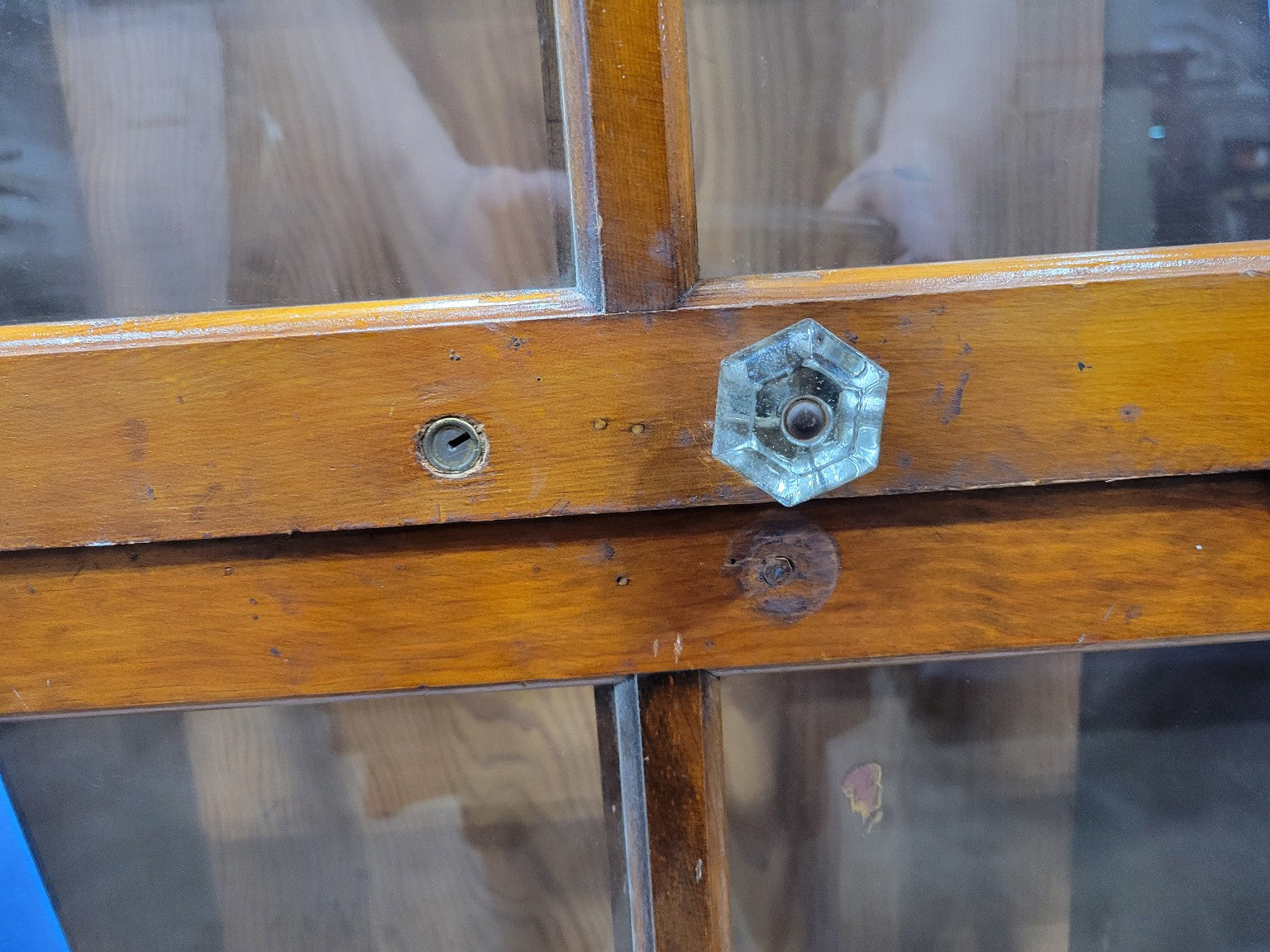 Antique Oak Glass-Front Wall Cabinet – Leaded Hinges & Glass Knobs