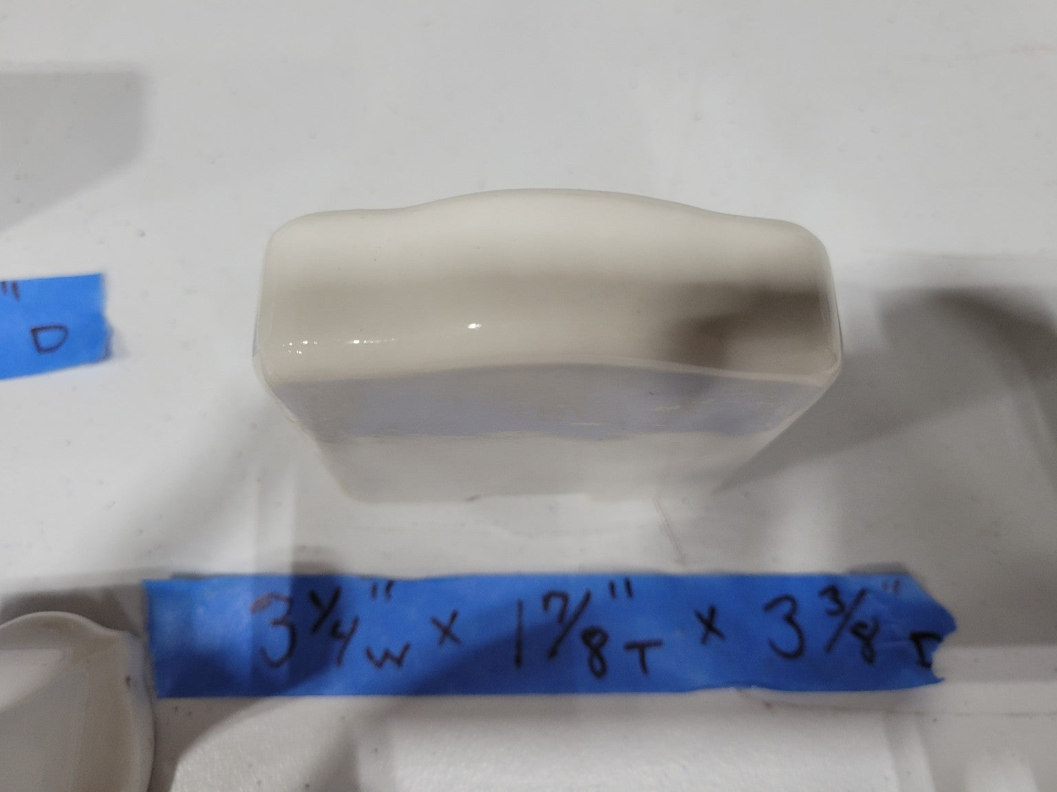 Vintage Ceramic Bathroom Fixture Set – Toilet Paper Holder, Soap Dish & Cup Holder