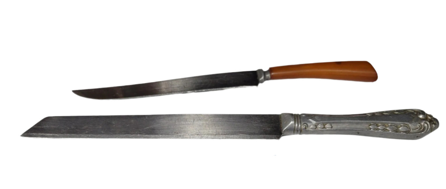 Vintage Kitchen Knife Duo – Ornate Cake Knife & Plastic Handle Slicing Knife