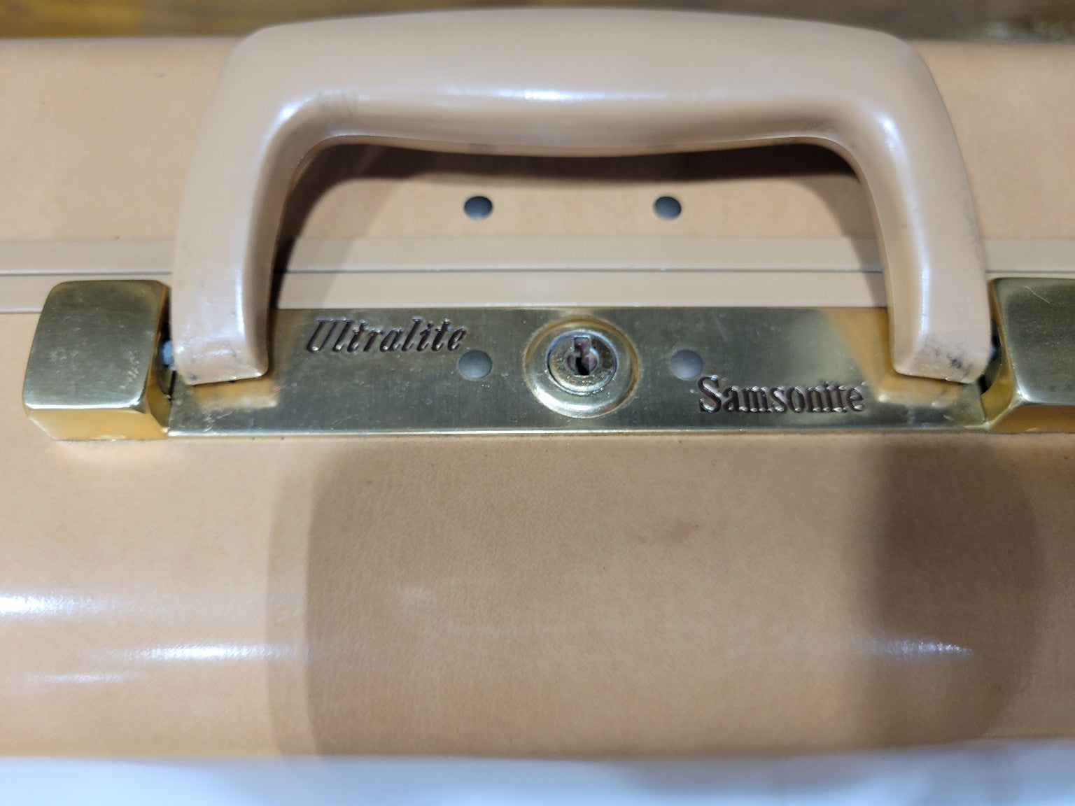 Vintage Samsonite Ultralite Suitcase – Style 7532 by Shwayder Bros.