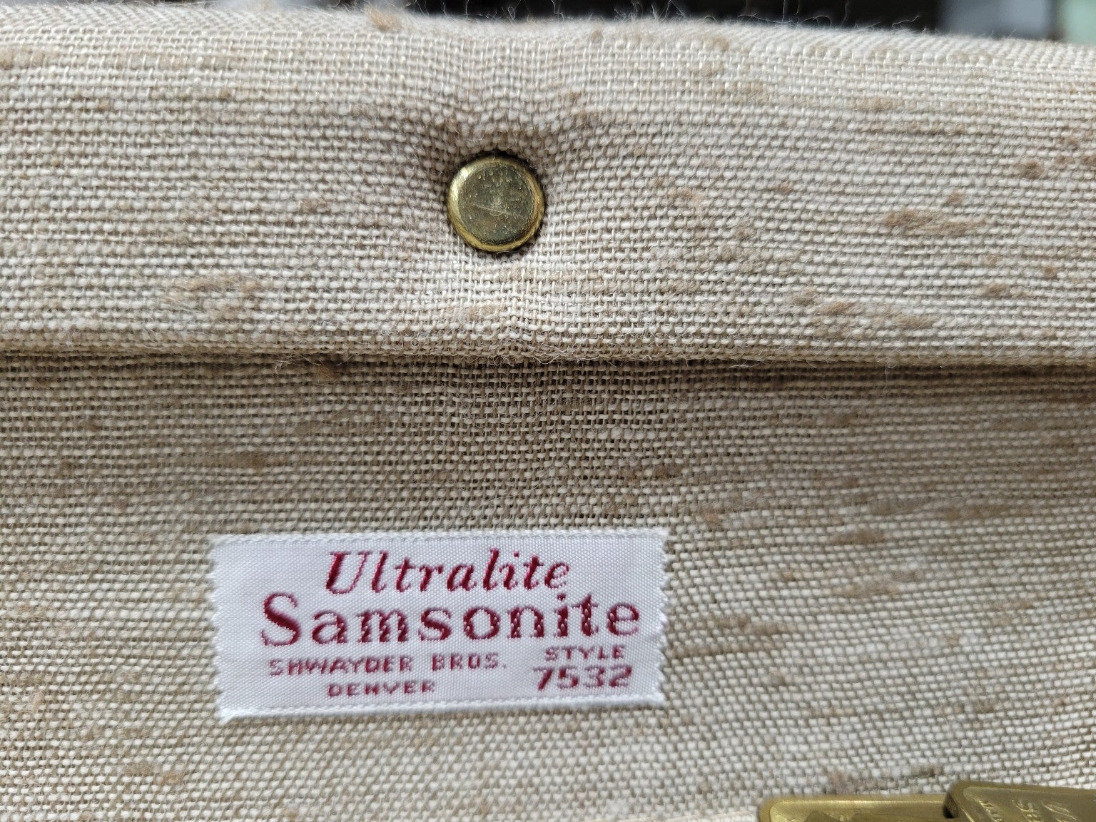 Vintage Samsonite Ultralite Suitcase – Style 7532 by Shwayder Bros.