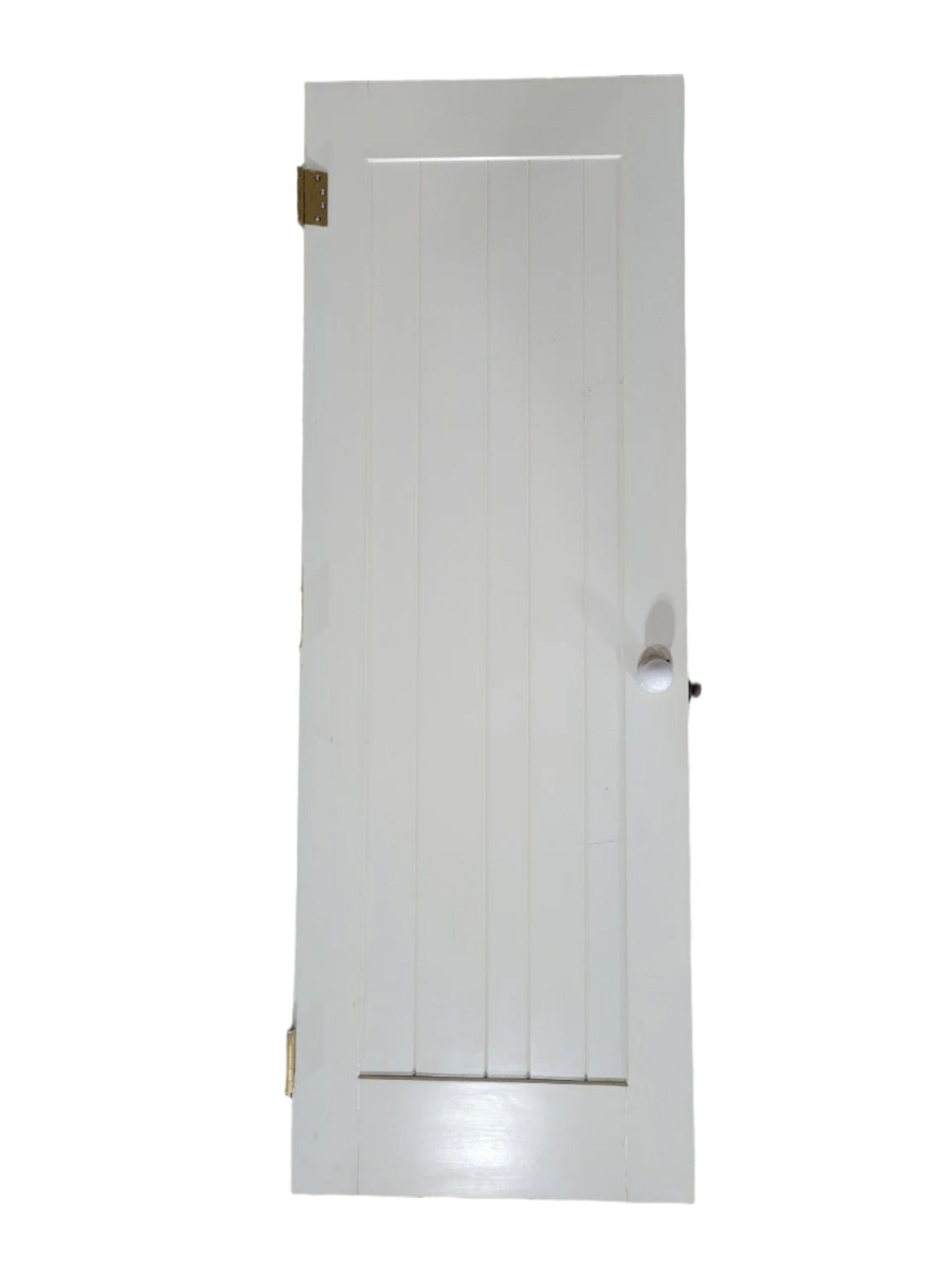 Single Cottage-Style Vertical Panel Wood Door – Two-Tone Finish with Mixed Knobs