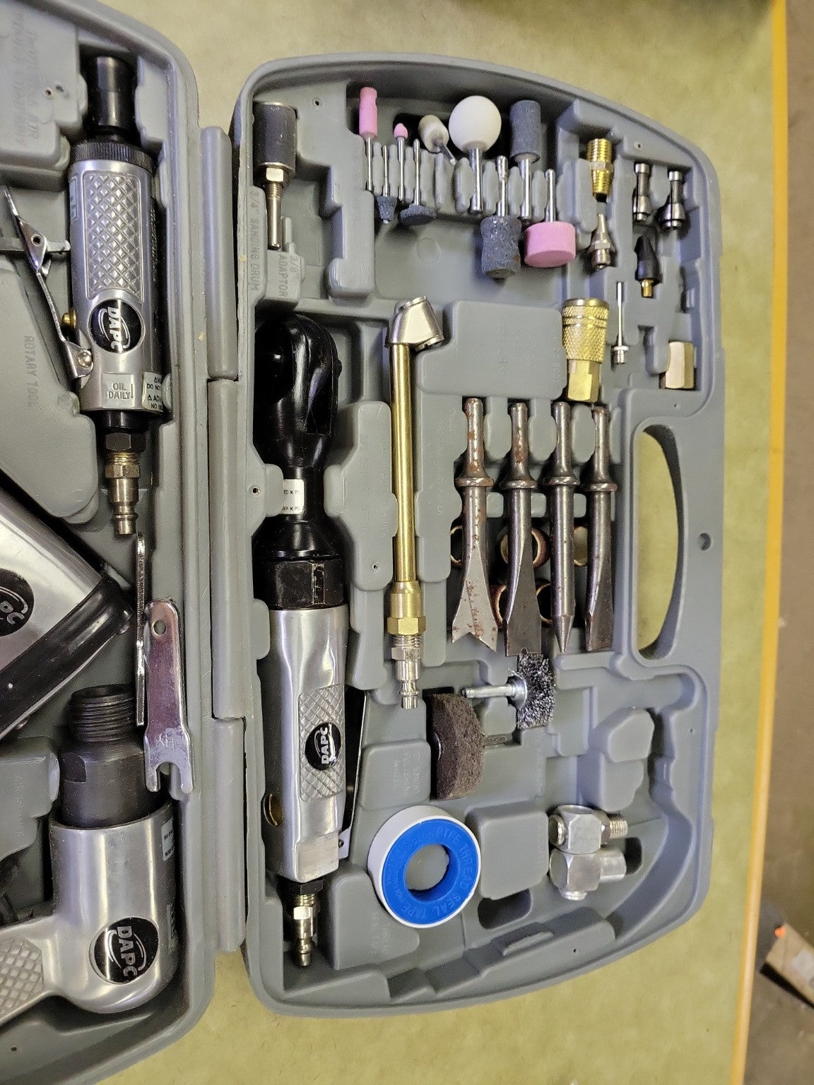 DeVilbiss Air Power Company Pneumatic Tool Kit – Complete Set in Case