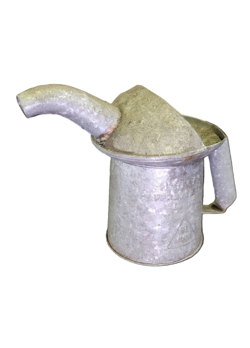 Vintage Galvanized Oil Can – Embossed “One Quart Liquid” – 4½″ Ø × 7¾″ H