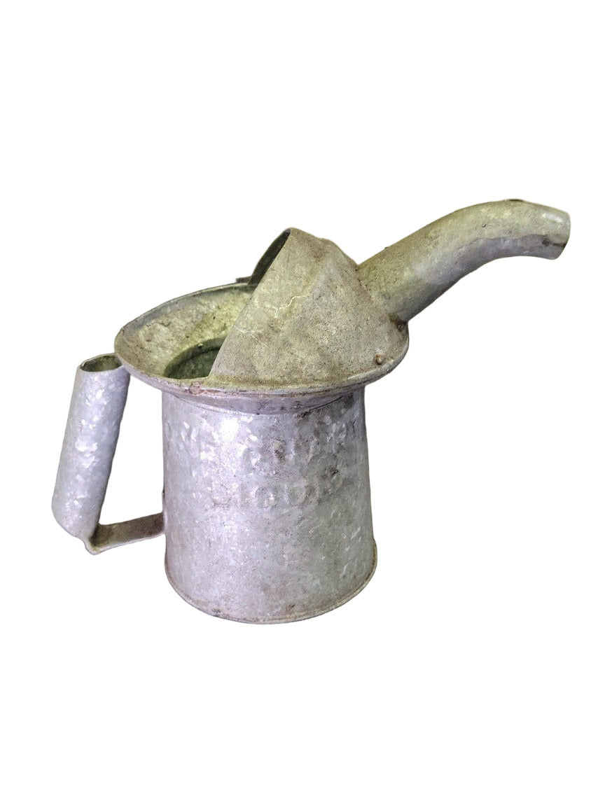 Vintage Galvanized Oil Can – Embossed “One Quart Liquid” – 4½″ Ø × 7¾″ H