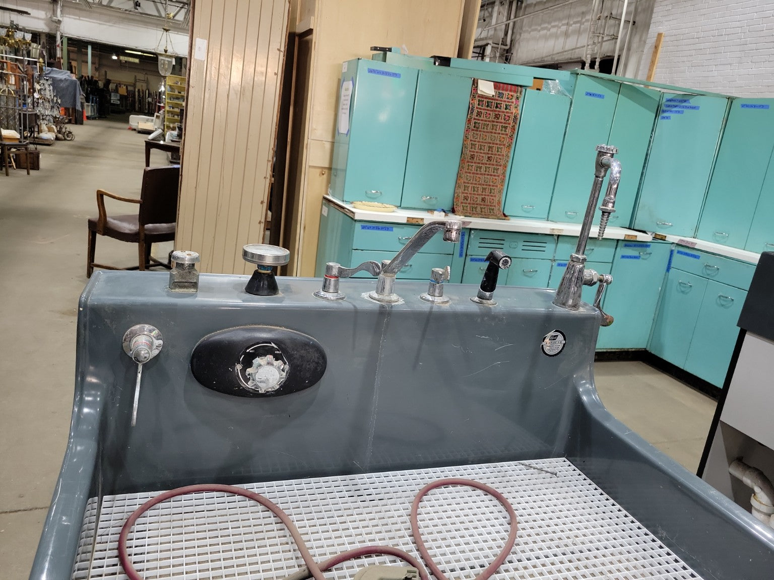 Kreonite Kreolab 8-Foot Industrial Film Processing Sink with Faucet Array