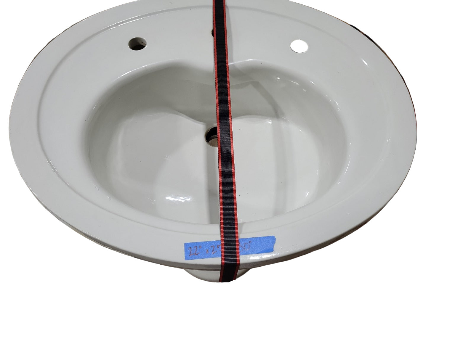 Antique White Porcelain Pedestal Sink – Three-Hole Faucet Mount