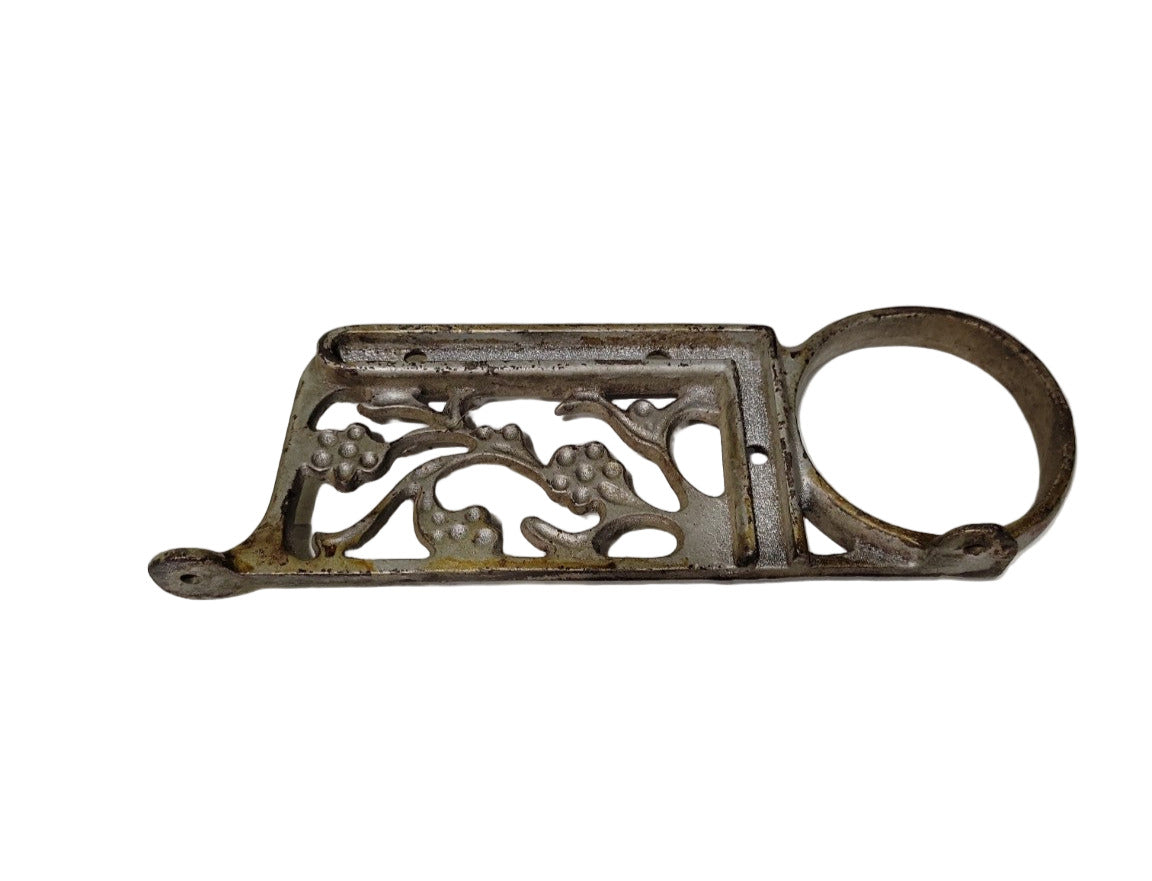 Antique Cast Iron Wall-Mount Bracket with Grapevine Motif – 8" L