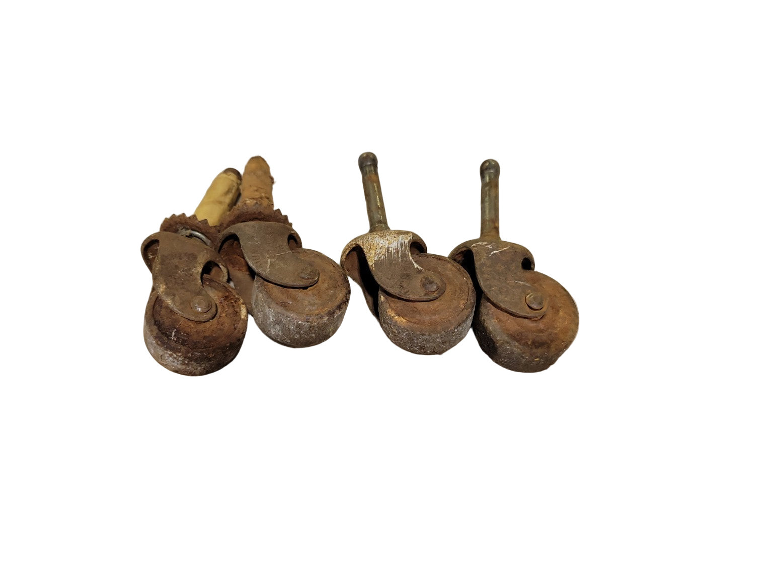 Set of 4 Antique “UNIVERSAL 5” Furniture Casters – Metal Wheels