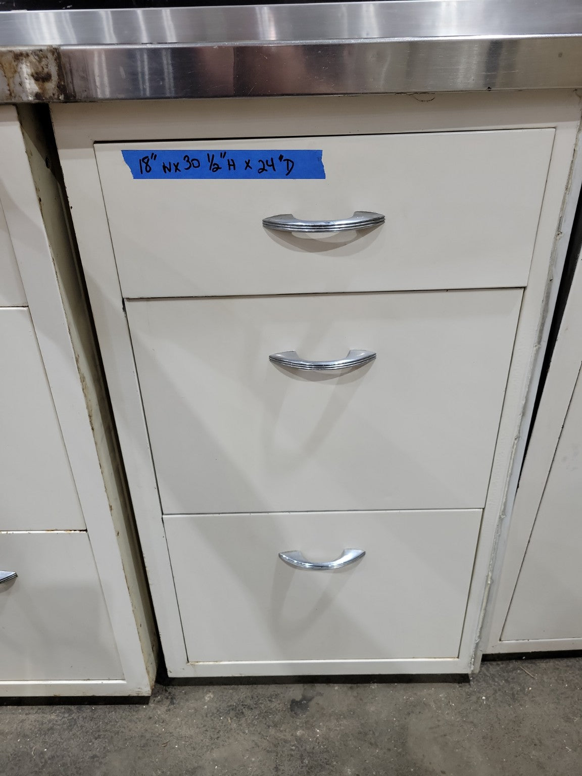 Vintage Metal Kitchen Cabinet Set with Stainless Countertops and Sink – 1950s–1960s Residential