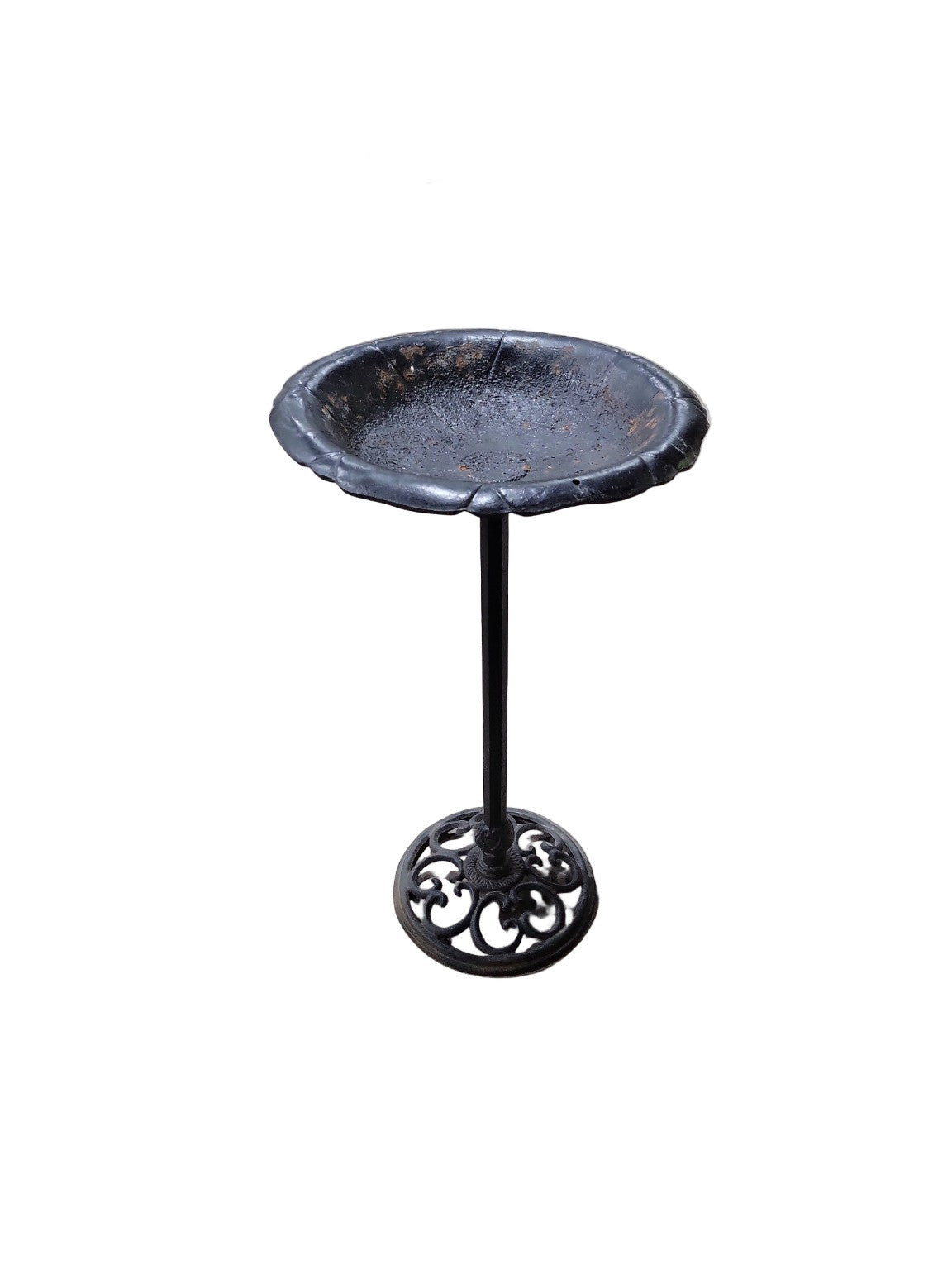 Antique Cast Iron Bird Bath with Scalloped Basin – 15" Ø x 26 ½" H