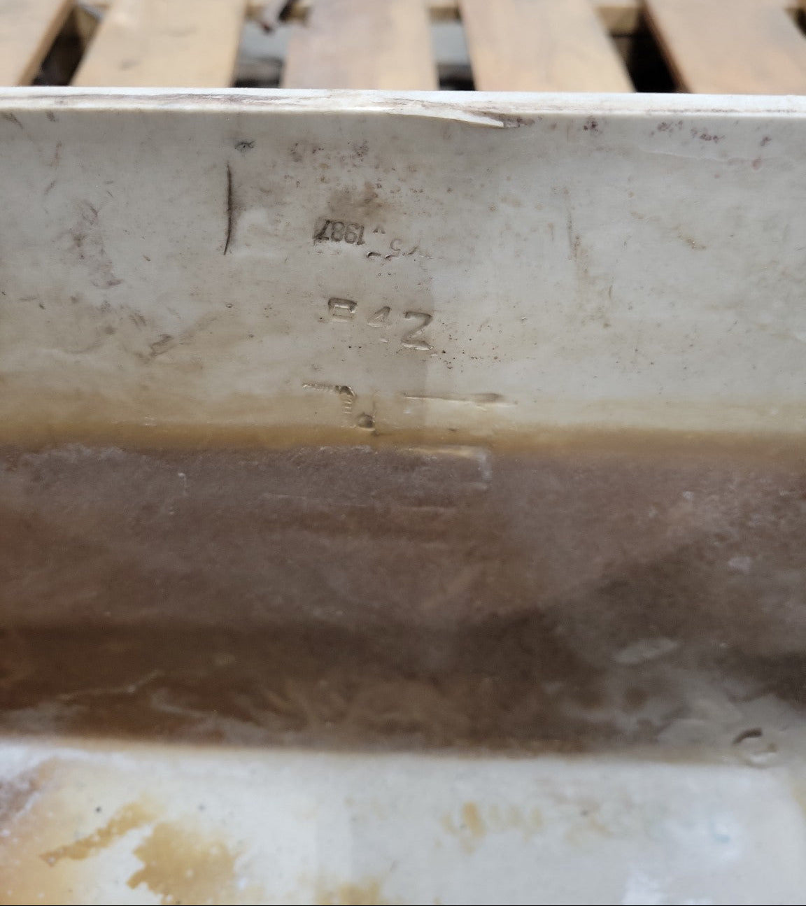 Vintage Vitreous China Toilet Tank – Model B42 – 18⅛" x 7¾" x 12"