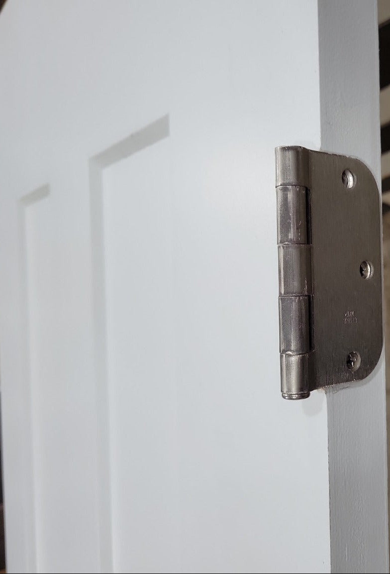 Masonite Winslow 3-Panel Interior Door – White with Lever Handle & Hinges 27 7/8" W