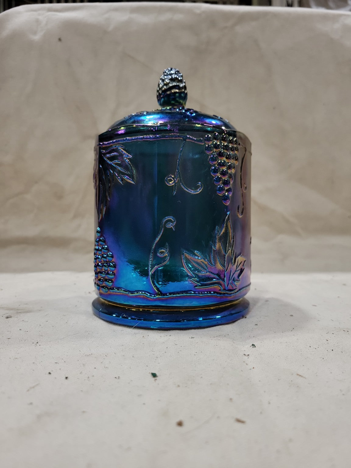 Vintage Carnival Glass Canister – Grape & Leaf Pattern with Pinecone Finial