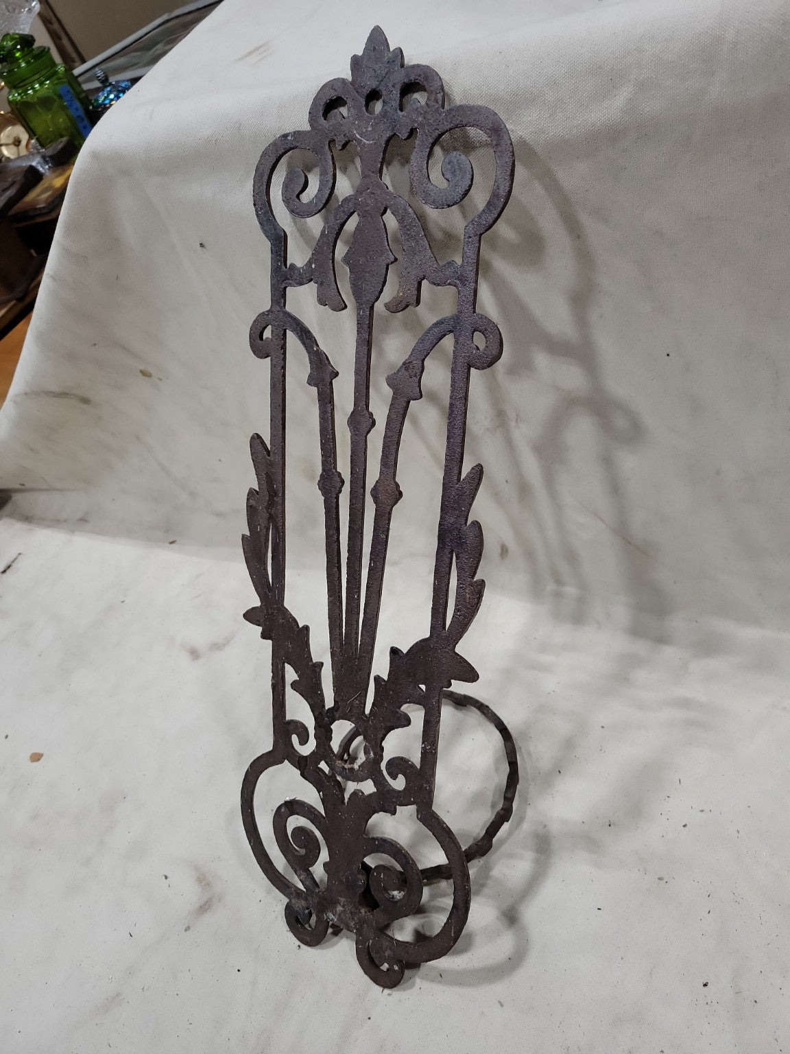Antique Cast Iron Wall-Mount Planter Holder – Victorian Scroll Design