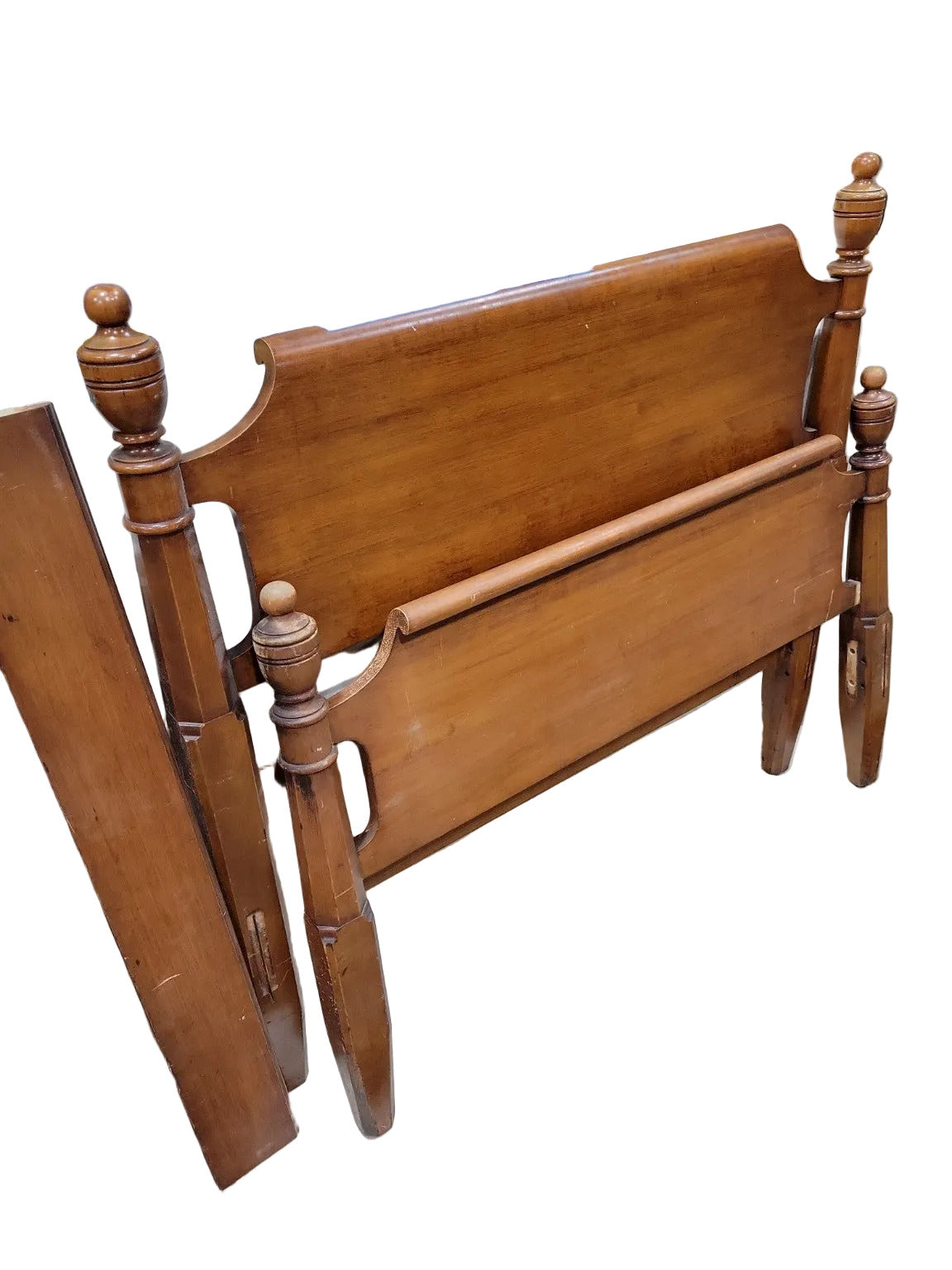 Vintage Wooden Bed Frame – Complete Set (Twin Size)