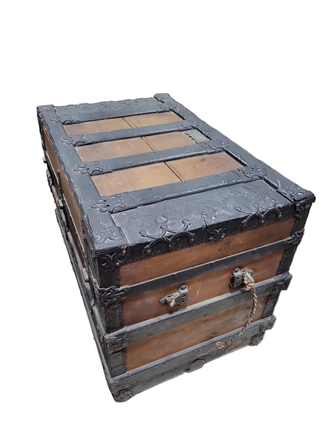 Victorian Flat-Top Steamer Trunk by Nicholas Cook, Chicago – Lithograph Interior & Hidden Compartment