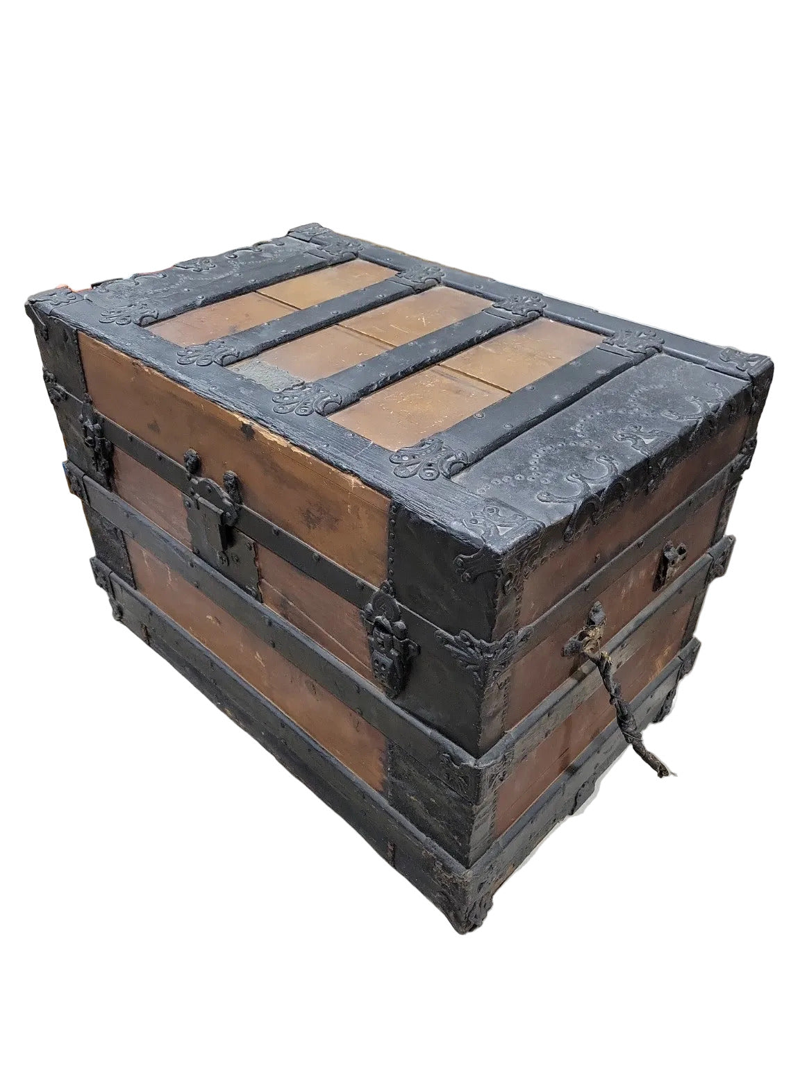 Victorian Flat-Top Steamer Trunk by Nicholas Cook, Chicago – Lithograph Interior & Hidden Compartment
