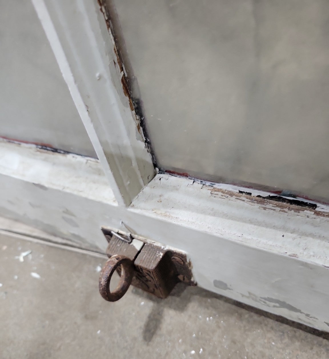 Vintage Diamond Mullion Wood Window – Peeling White Paint