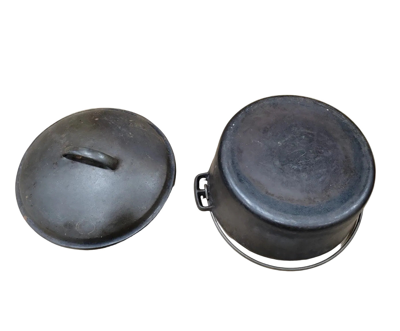 Antique Cast Iron Dutch Oven with Bail Handle and Lid