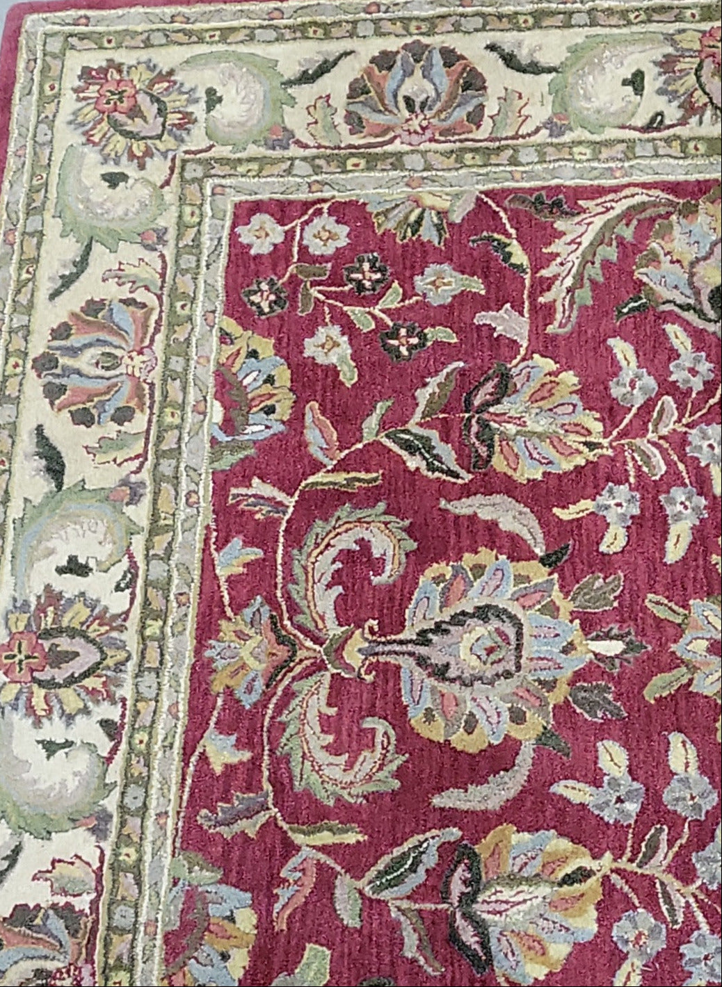 Handmade Indian Wool Area Rug with Felt Rug Pad – Red Floral 8’ x 8’ Set