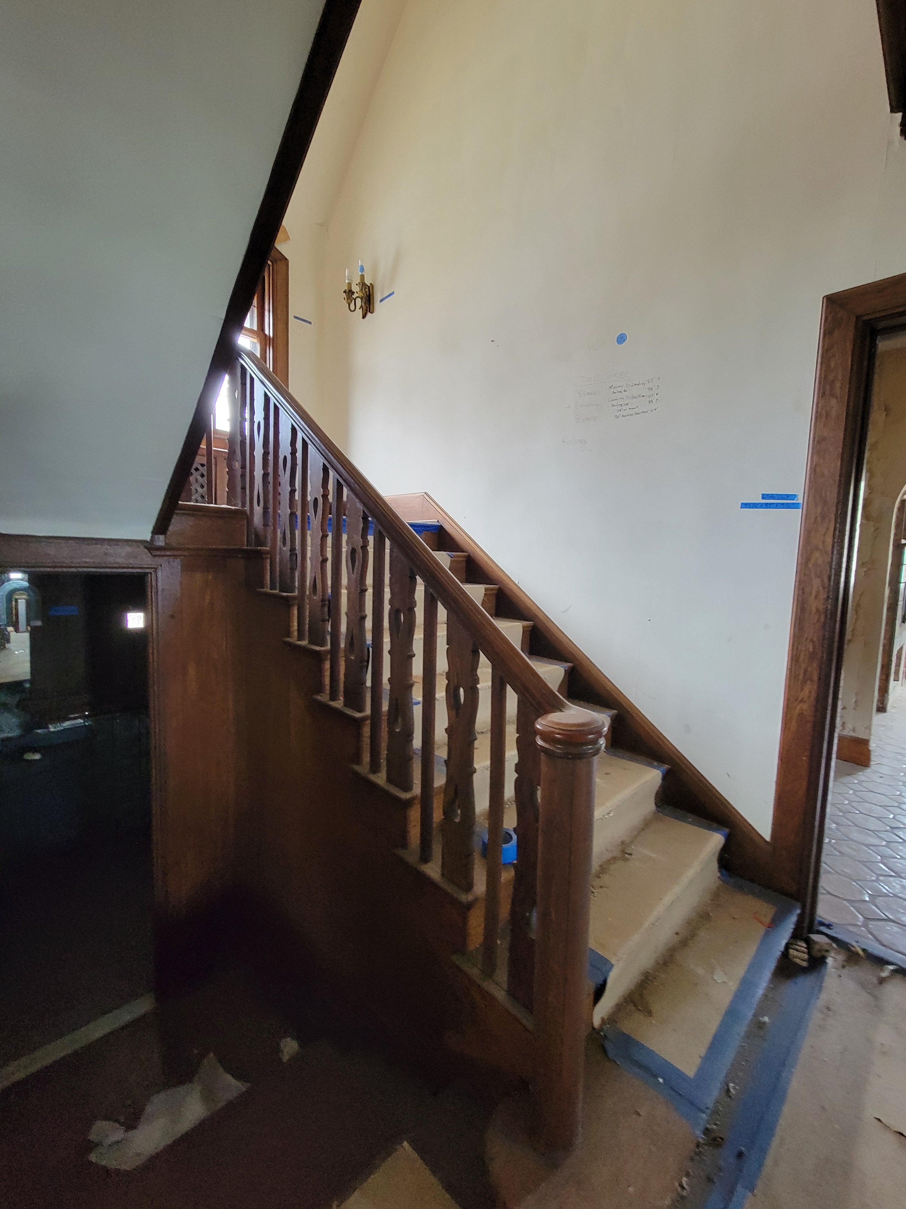 #46 Antique Oak Staircase with Turned Balusters and Landing