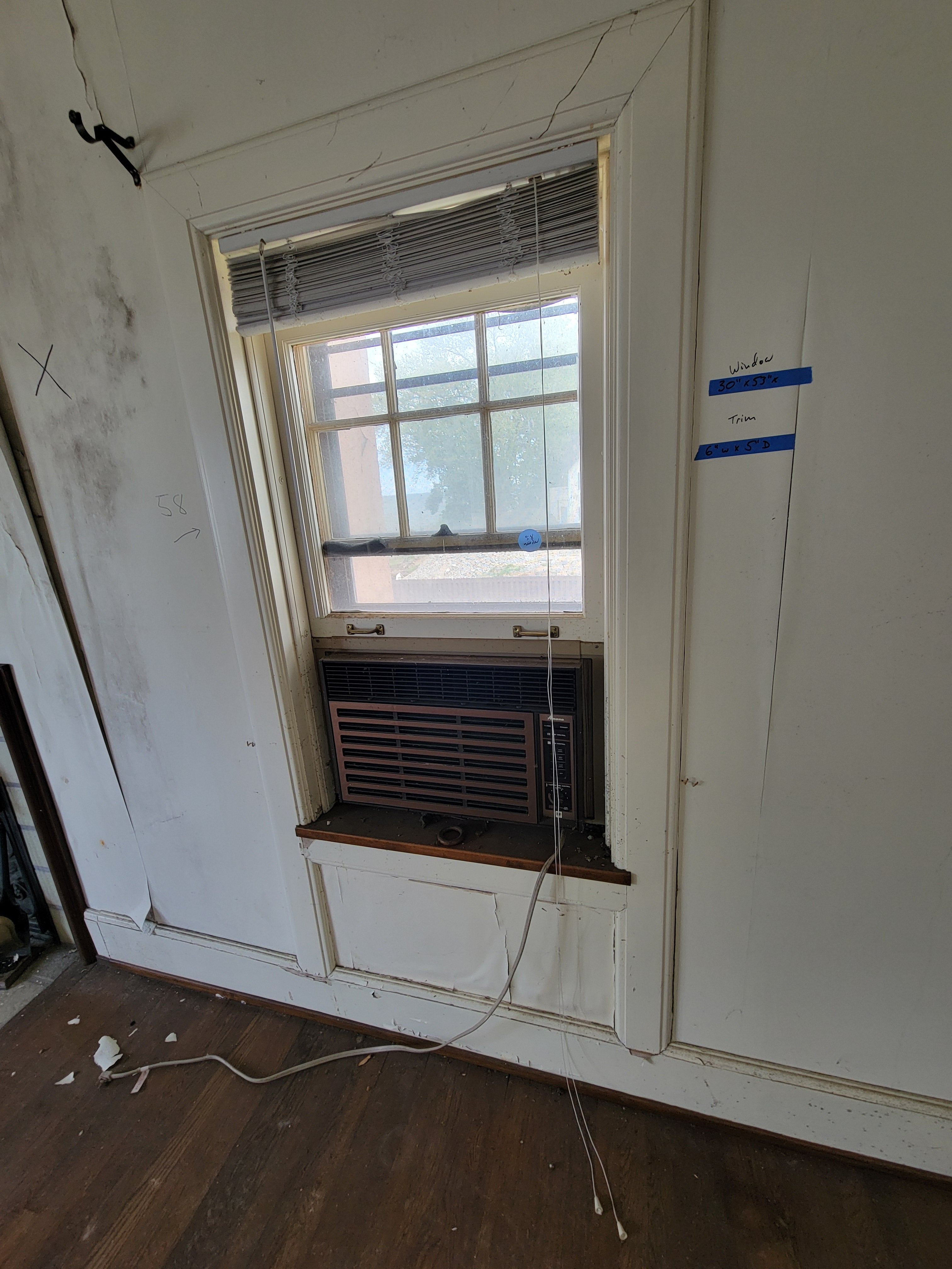 #58 Vintage White Divided Lite Window