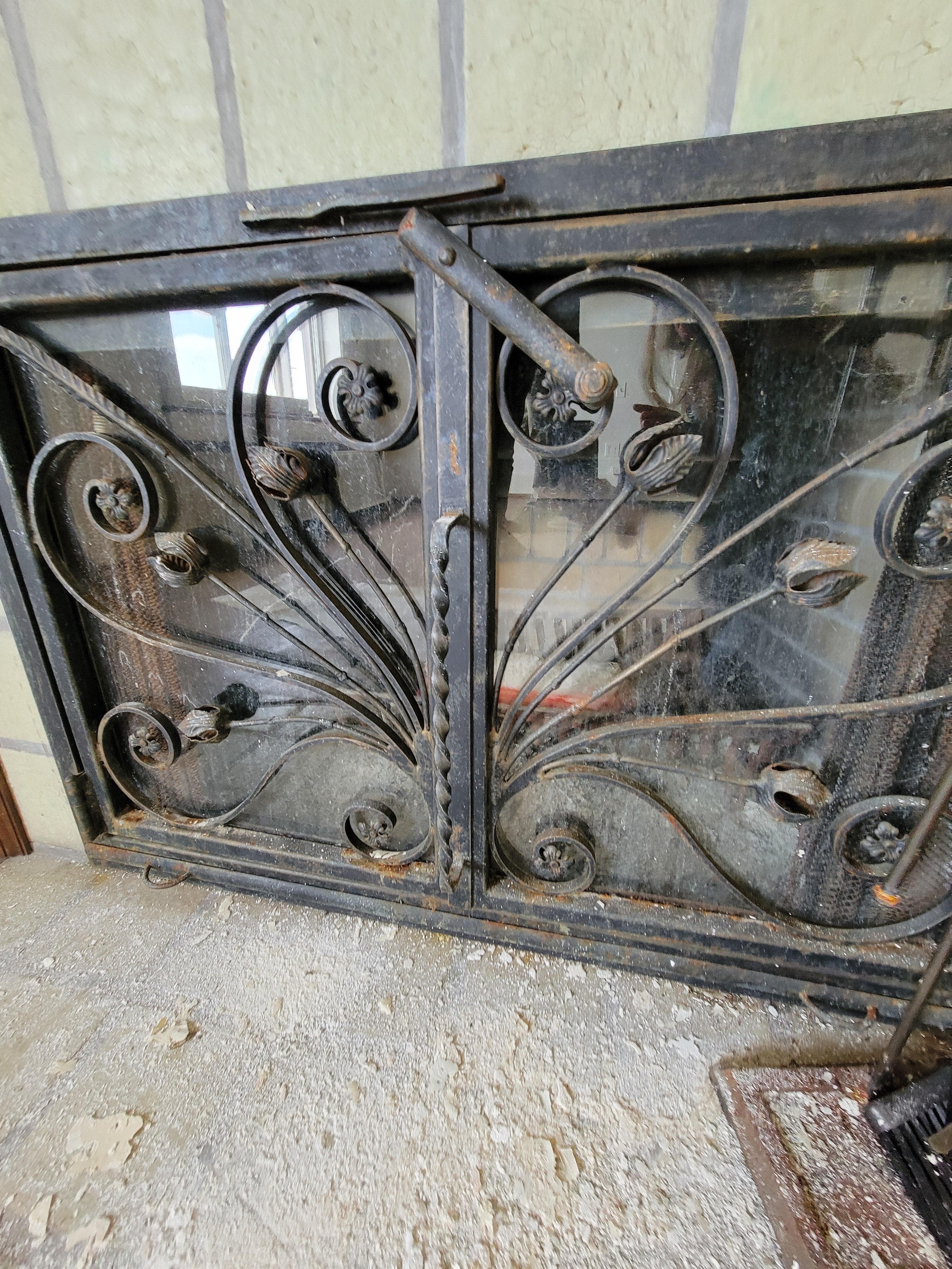 #59 Vintage Wrought Iron Fireplace Screen & Surround