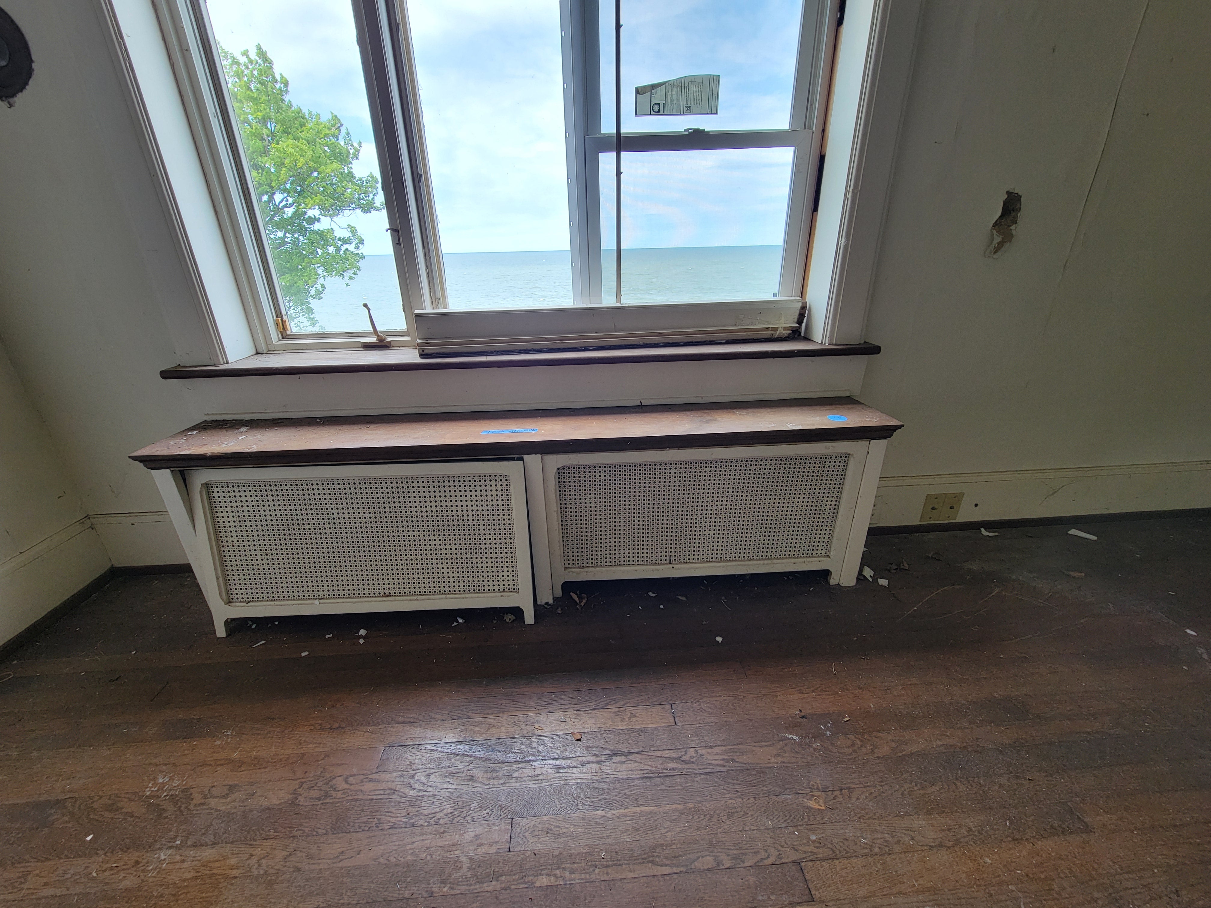 #60 Built-In Radiator Cover Window Bench