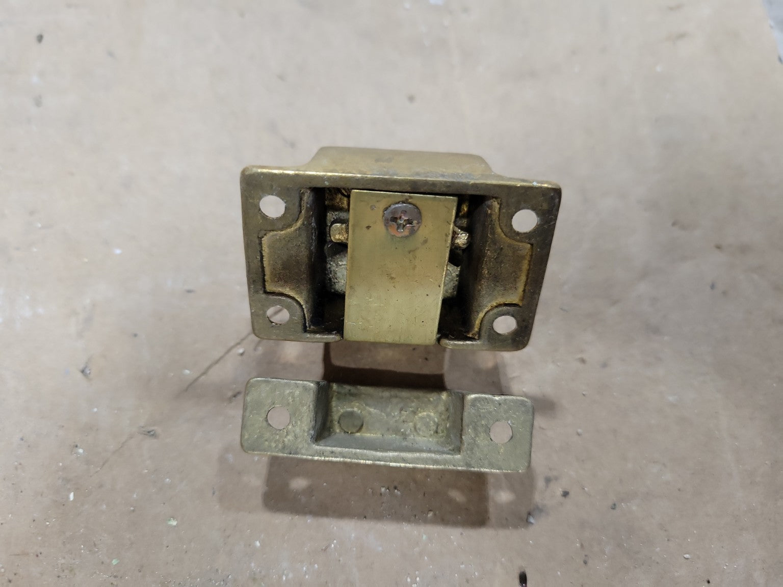 Vintage Brass & Copper Cabinet Cupboard Latch Set – Lot of 11
