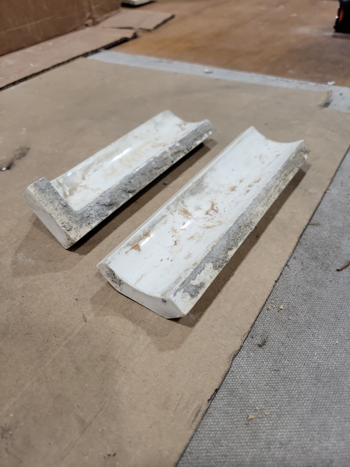 Salvaged White Ceramic Inside Cove Corner Trim Tiles – Lot of 32 Pieces