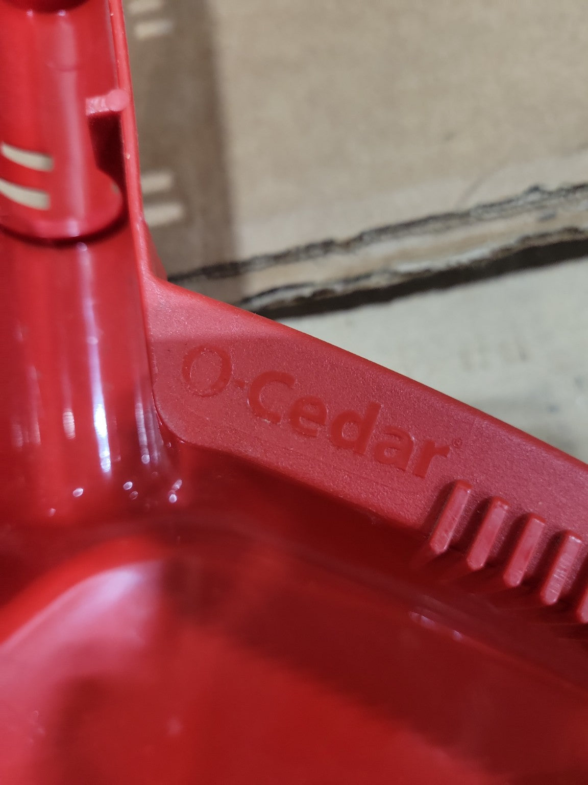 O-Cedar Red Plastic Dustpan