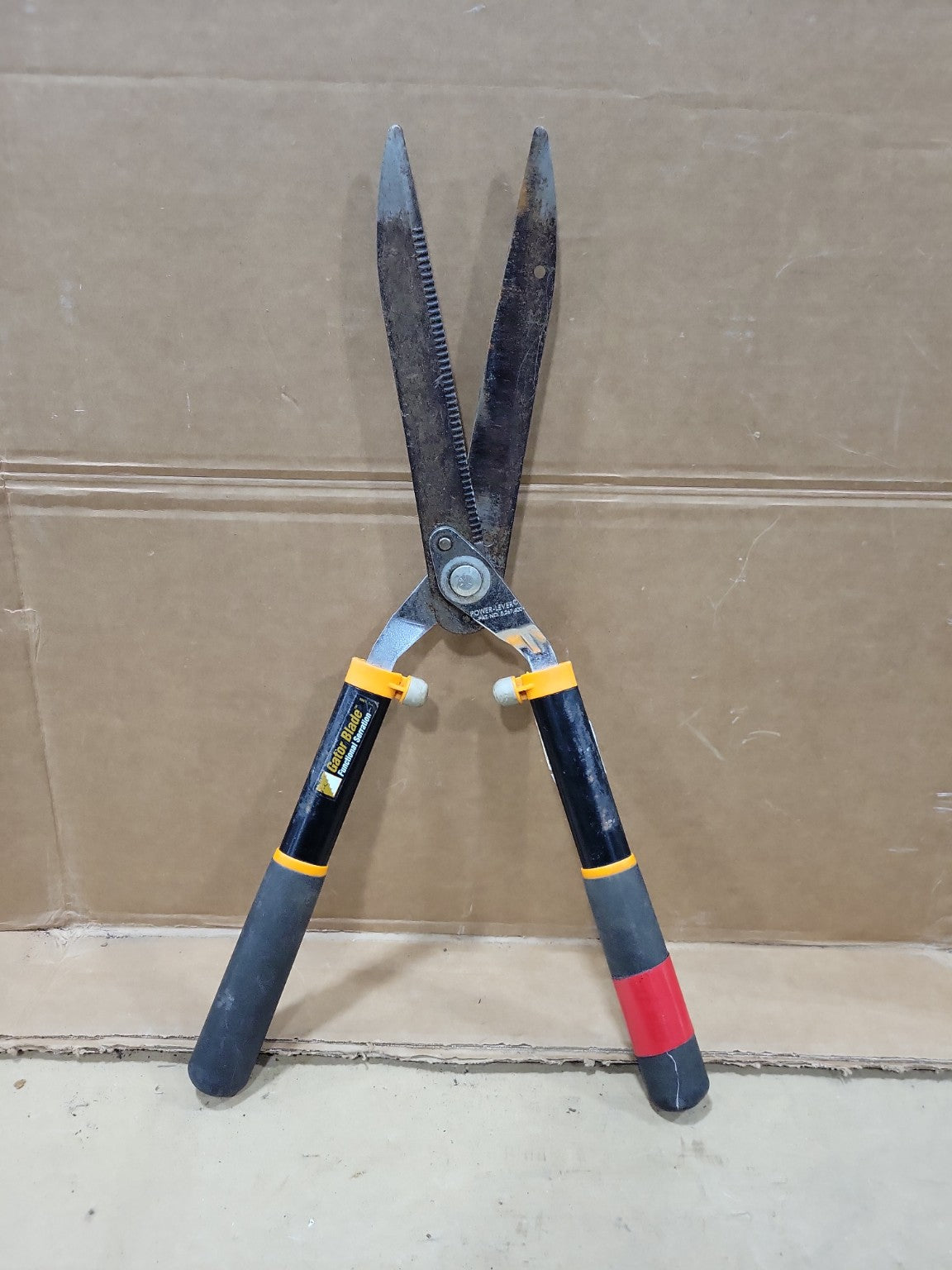 Fiskars Power-Lever Hedge Shears with Gator Blade Serration