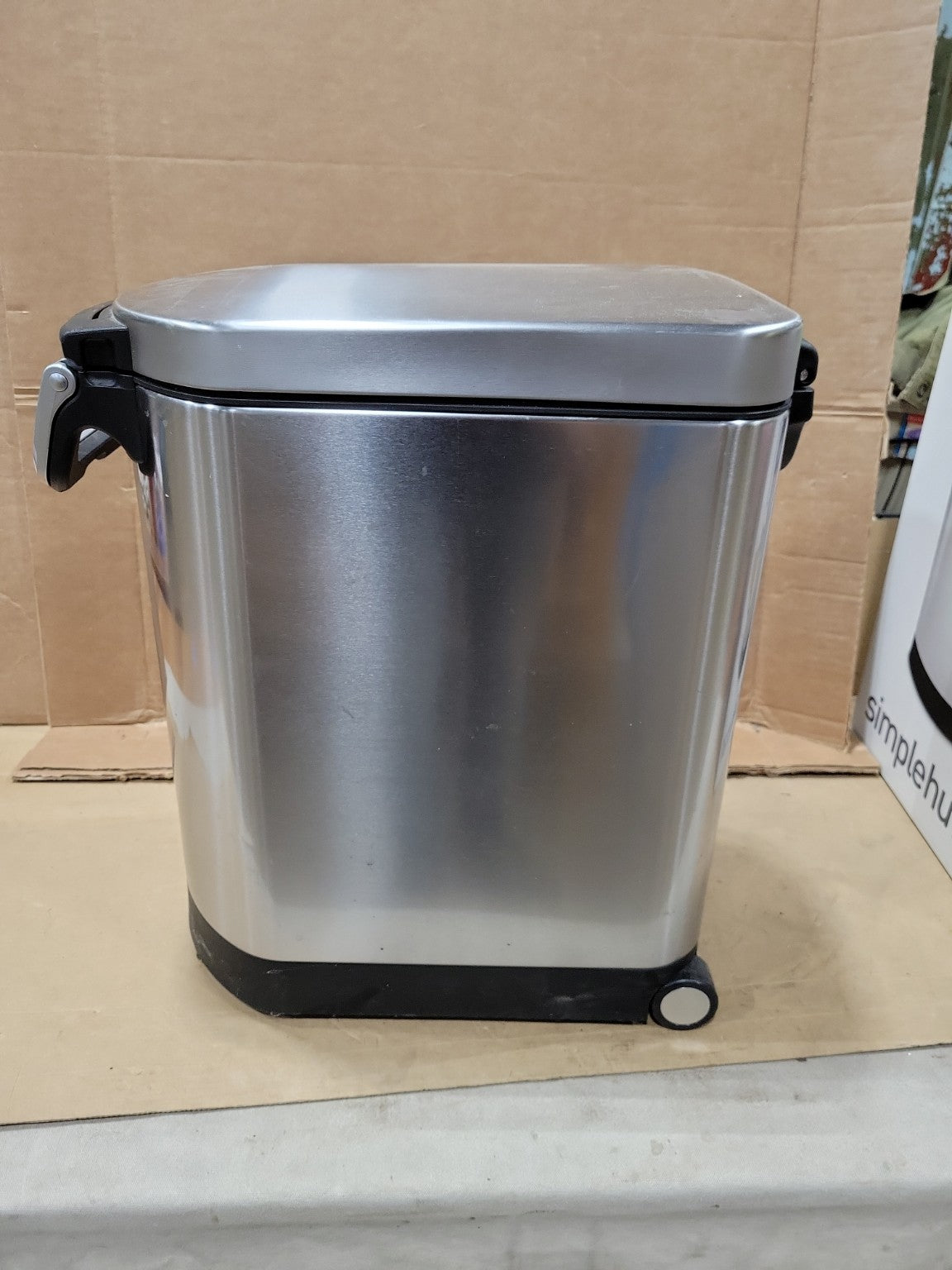Simplehuman Stainless Steel Pet Food Storage Container – Medium 25-29 lb Capacity