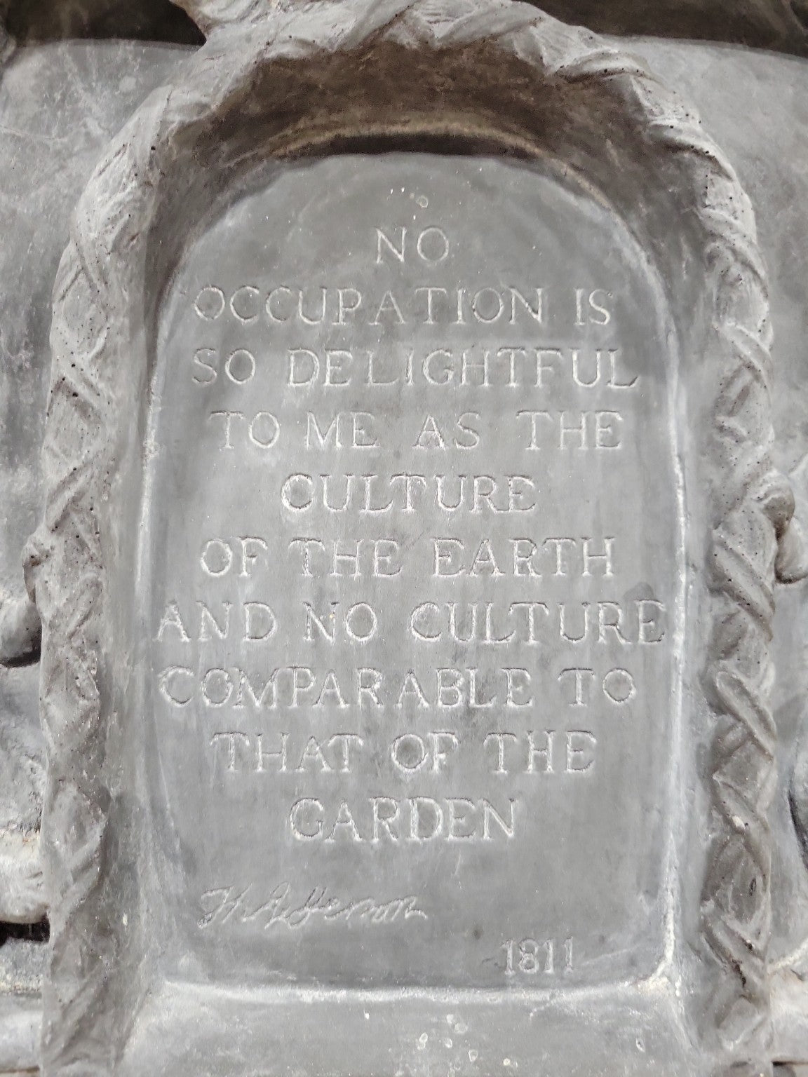 Cherub Garden Plaque Wall Hanging – Inspirational Garden Quote Relief