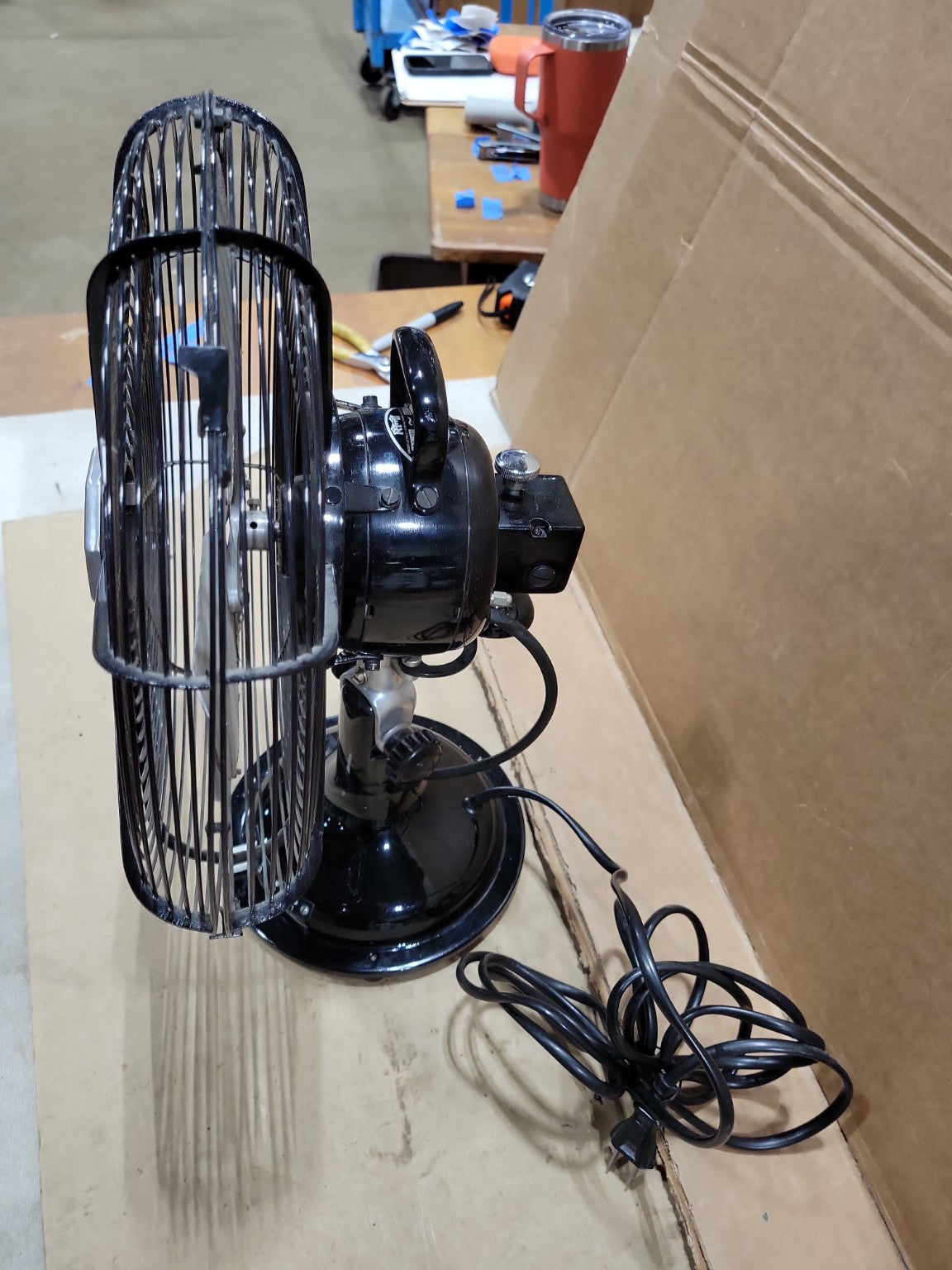 Vintage Cinni Oscillating Desk Fan – Black Metal 12-Inch