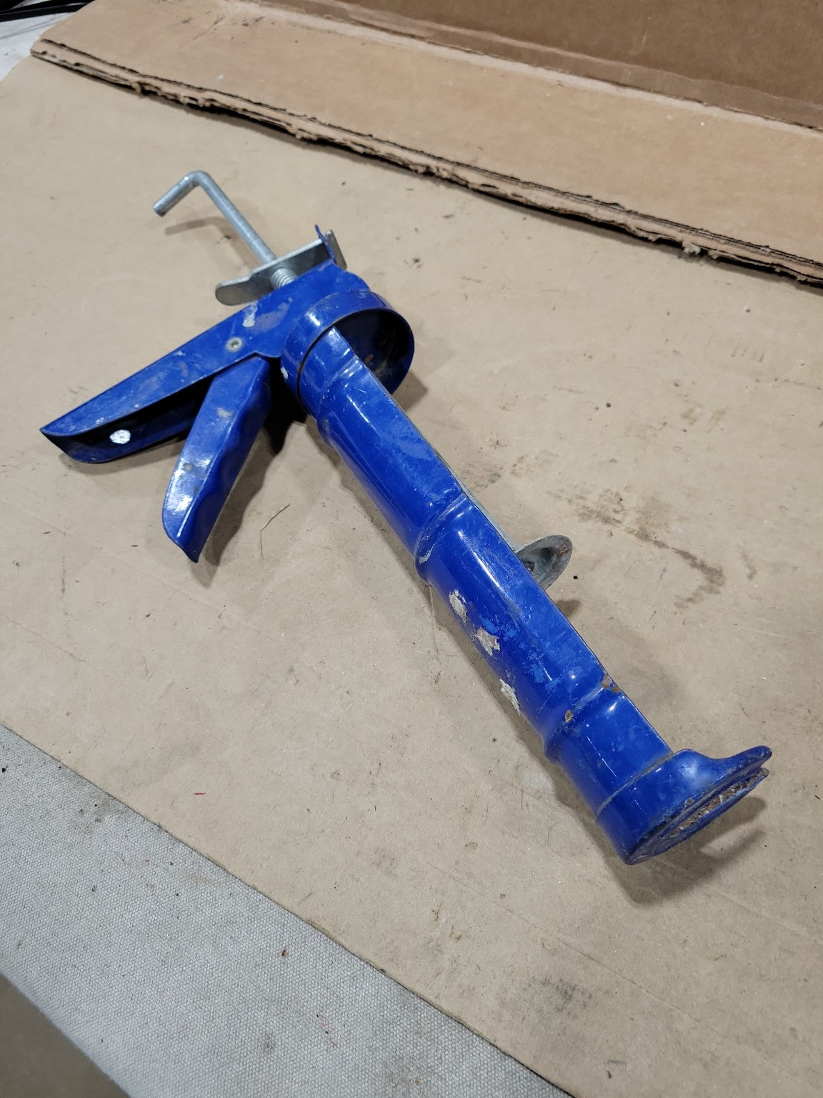 Steel Caulk Gun Applicator