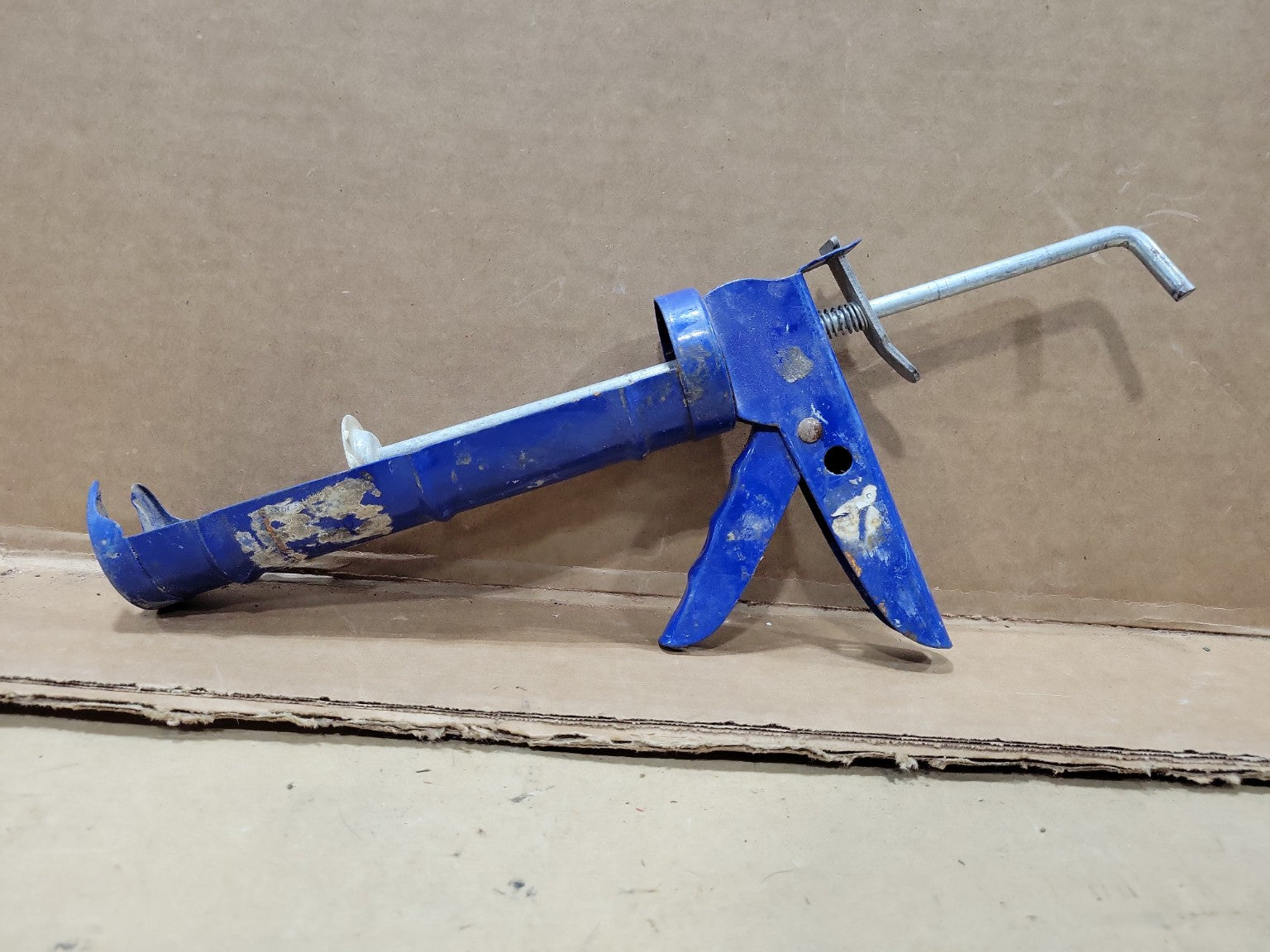 Steel Caulk Gun Applicator