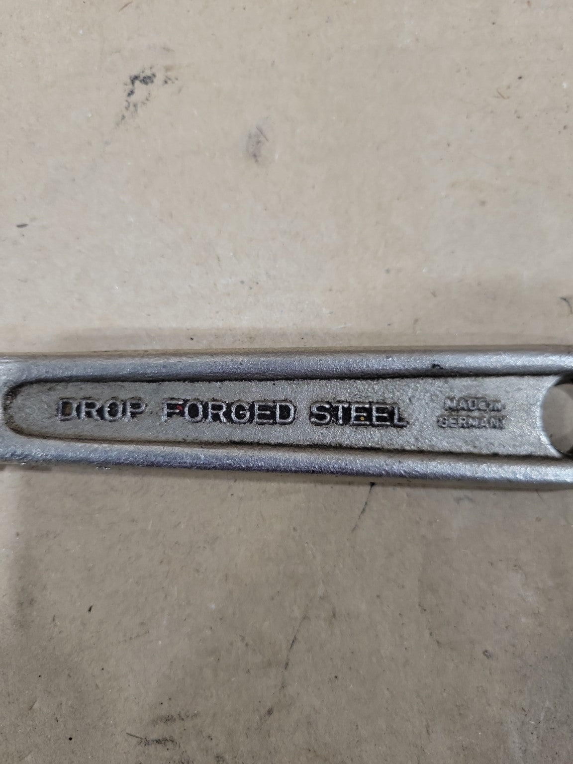 German-Made OneHander 8" Self-Adjusting Pipe Wrench