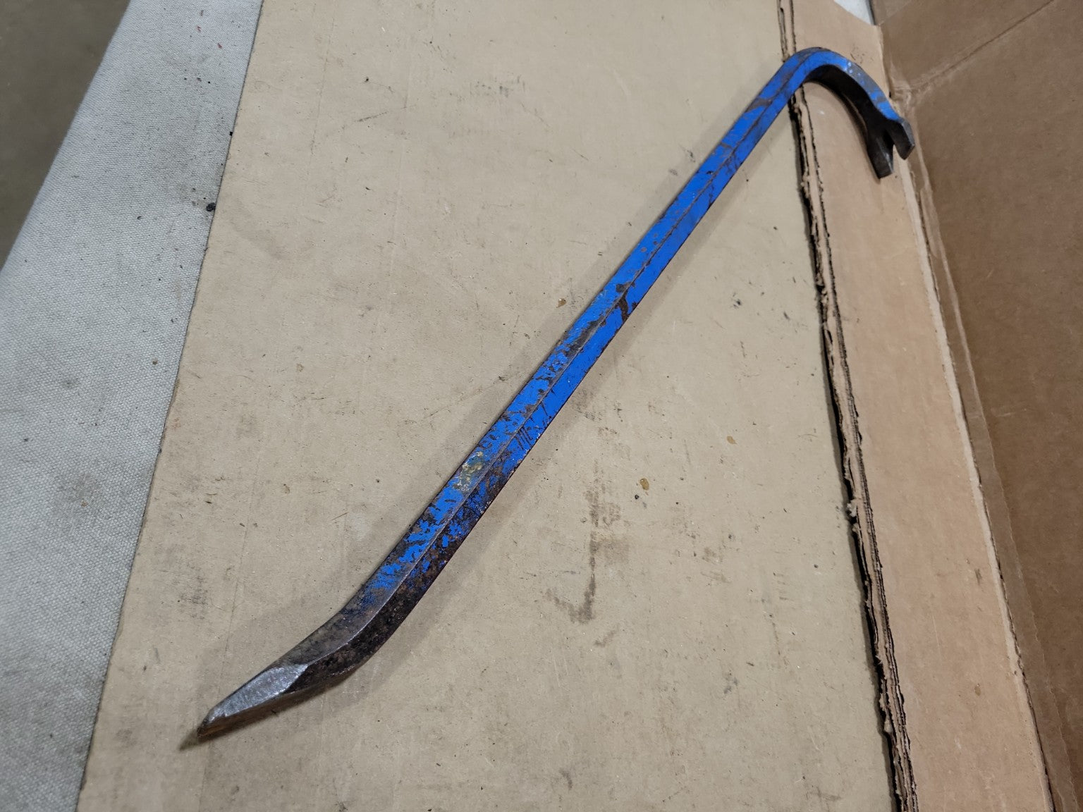 Vintage Steel Wrecking Bar Pry Bar – Blue Finish