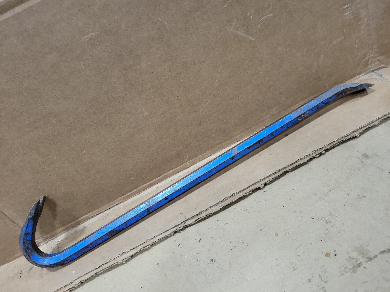 Vintage Steel Wrecking Bar Pry Bar – Blue Finish