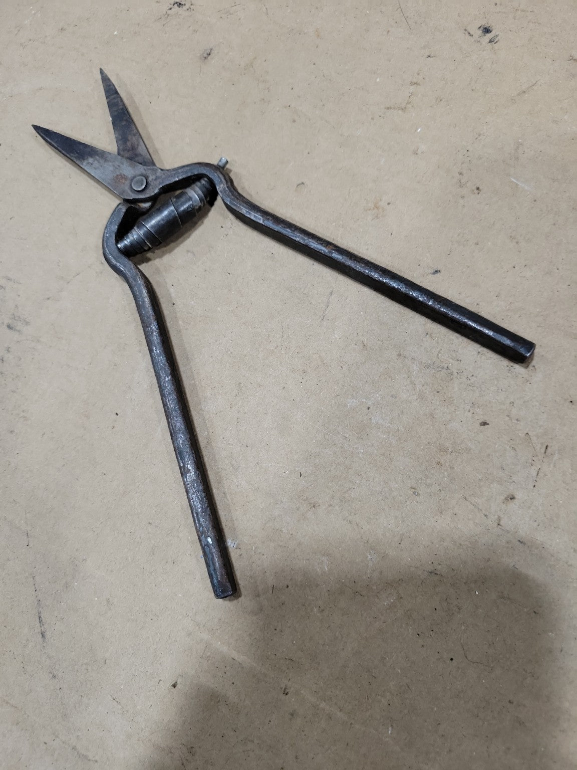 Vintage Metal Sheep Shears / Hand Wool Clippers