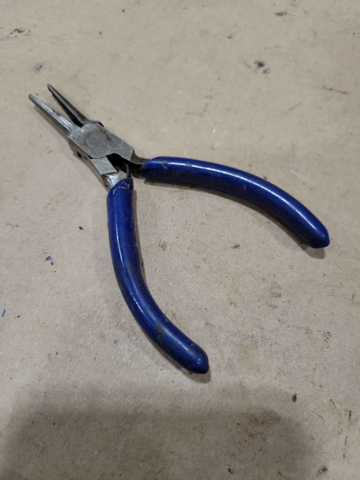 GreatNeck Mini Needle Nose Pliers